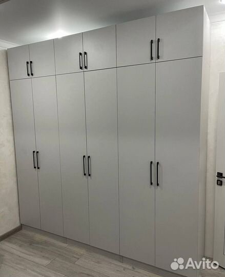 Шкаф распашной