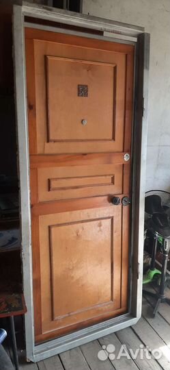 Дверь входная металлическая