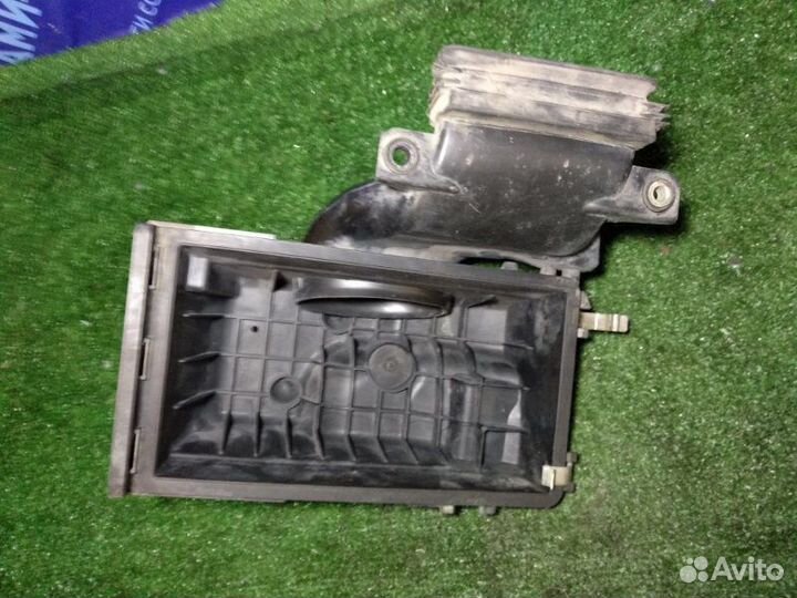 Короб воздушного фильтра Ford Explorer 5