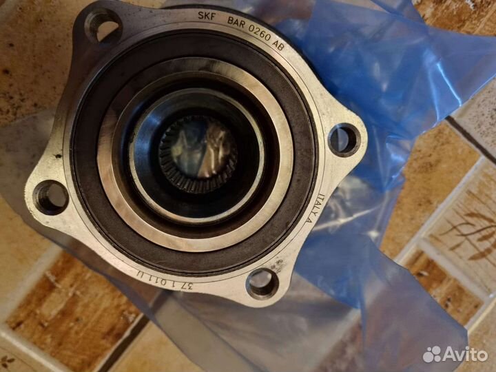 Передняя ступица колеса (подшипник)