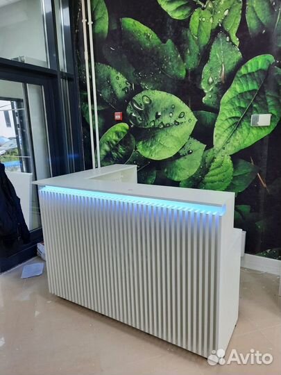 Стойка ресепшн