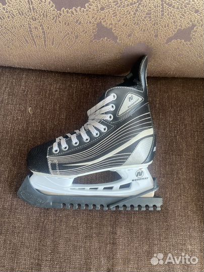 Коньки хоккейные