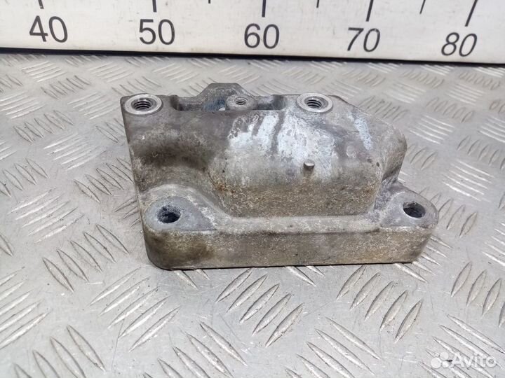 Б/У Кронштейн кпп#006