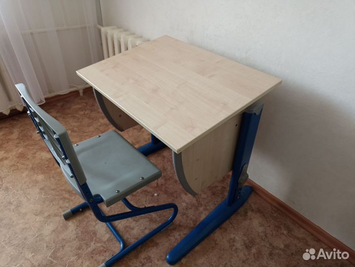 Растущая парта и стул деми