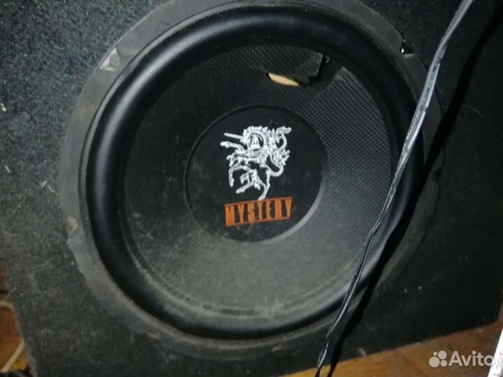 Короб от сабвуфера с динамиком