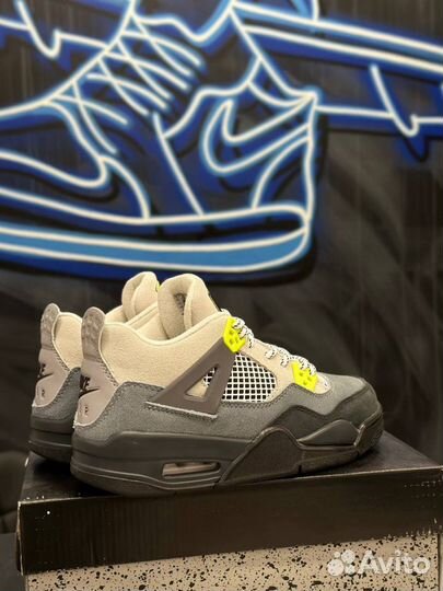 Nike Air Jordan 4 Retro SE Neon