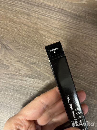 Новый стойкий карандаш для бровей Bobbi brown