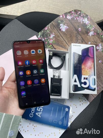 Samsung Galaxy A50, 4/64 ГБ