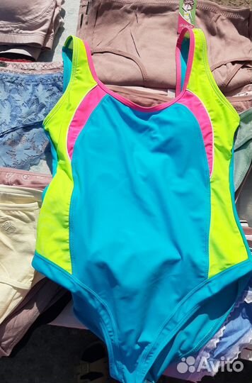 Купальник для девочки 40-44размер, новый
