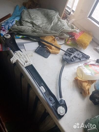 Стеклоподъемник задний левый Skoda Rapid 1