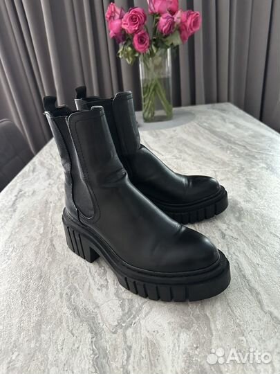 Ботинки женские Stradivarius