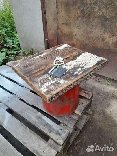 Журнальный столик в стиле лофт