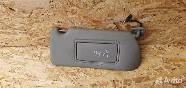 Козырек солнцезащитный правый Cadillac SRX 1 2003