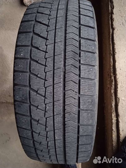 Bridgestone Blizzak VRX 245/45 R19 98S