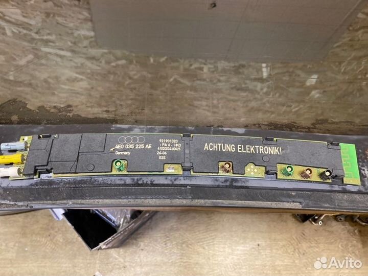 Стекло заднее заднее Audi A8 D3 BVJ 2006