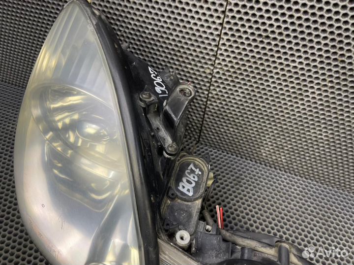 Фара правая Lexus GS300 JZS160 2jzge