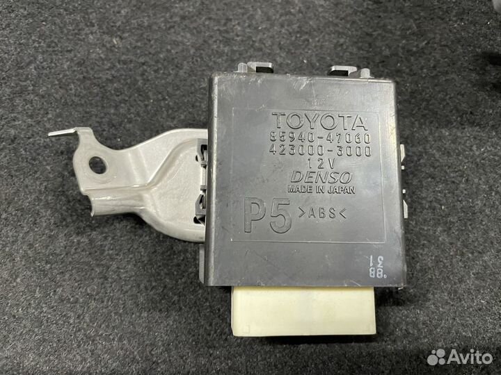 Реле стеклоочистителя 85940-47060 Toyota Prius 50
