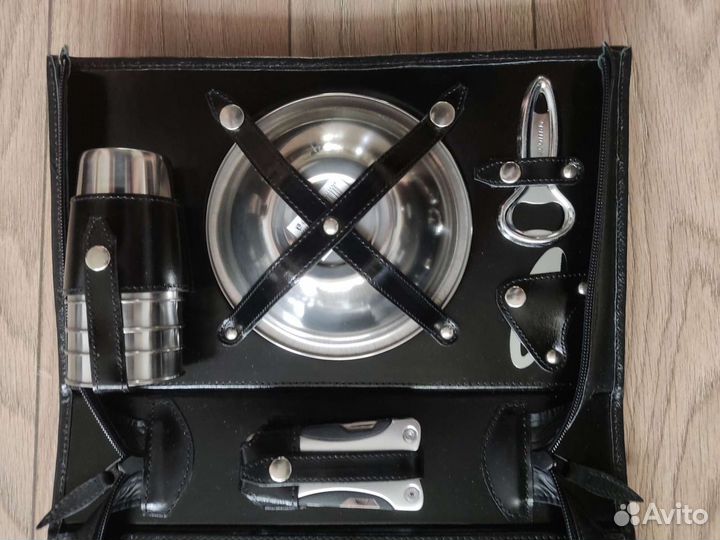 Подарочный Набор для пикника в сумке-кейсе