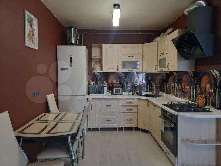 2-к. квартира, 53 м², 8/10 эт.