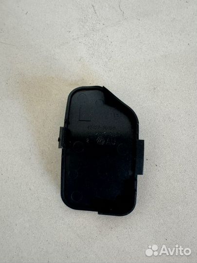 Крышка рулевого корпуса левая Toyota Camry V55