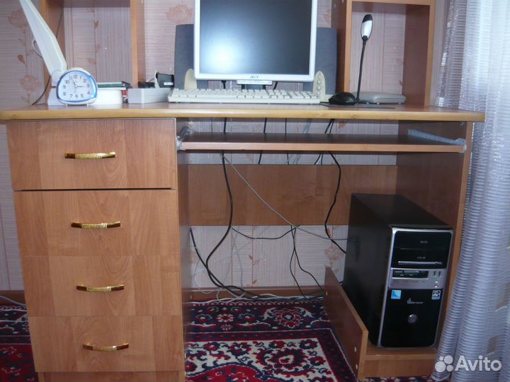 Компьютерный стол