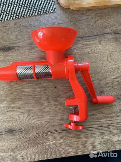 Соковыжималка шнековая ручная