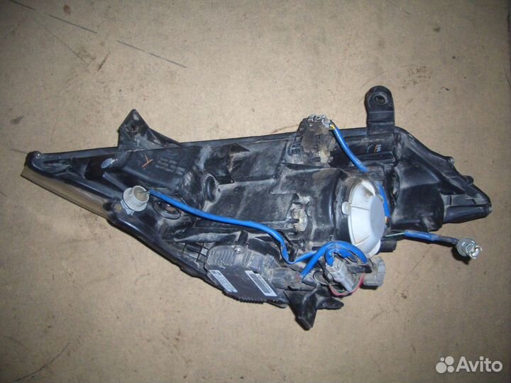 Фара правая Ниссан Мурано с03-08г ксенон