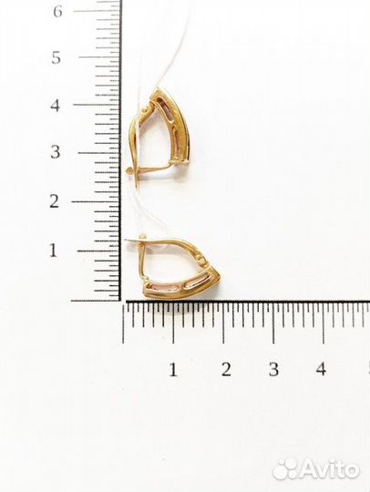 Золотые серьги с камнем