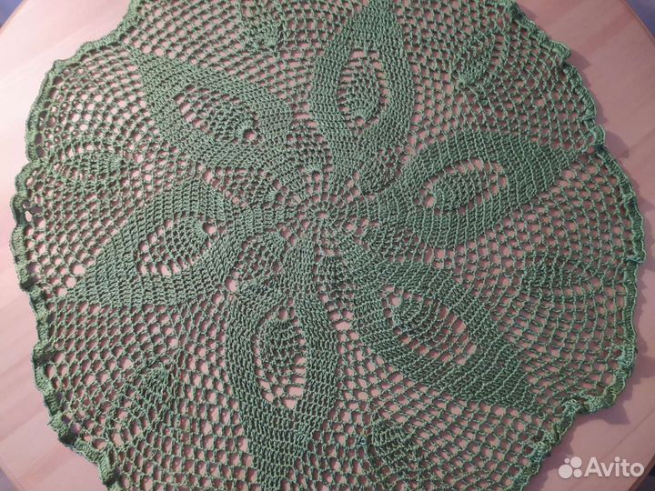 Вязаная салфетка