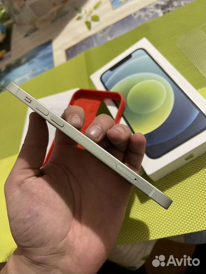 iPhone 12, 64 ГБ