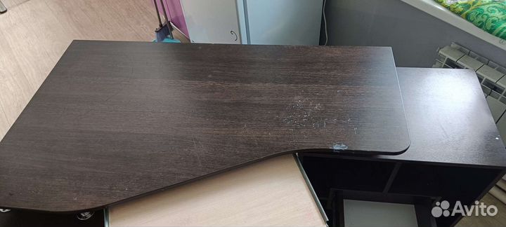 Угловой письменный стол