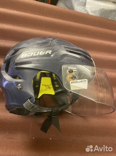 Хоккейный шлем