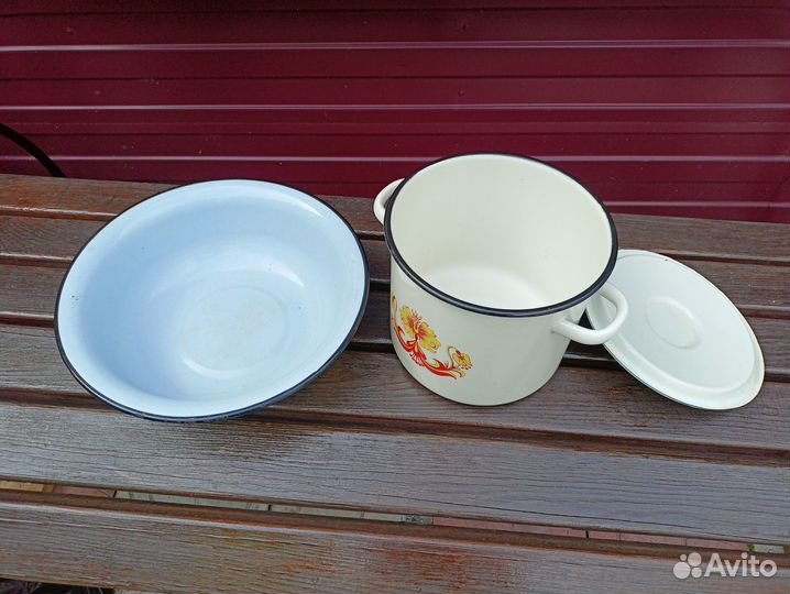 Тазы, чашки, кастрюли, вёдра, бидоны, баки