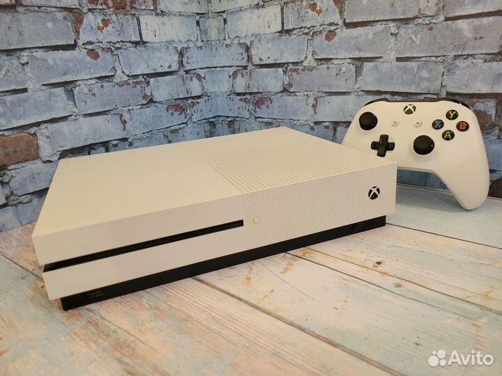 Xbox one s 1tb с играми