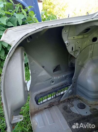 Задняя часть с левым крылом Ниссан Альмера Класик