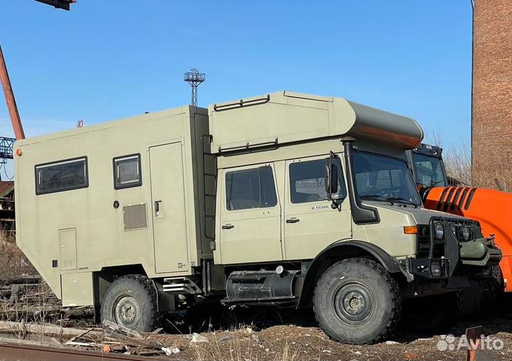 Полуинтегрированный Mercedes-Benz Zetros, 2001