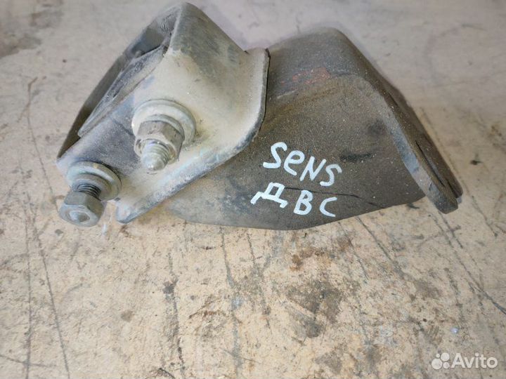 Подушка двигателя правая Заз Сенс T100 1.3 2008