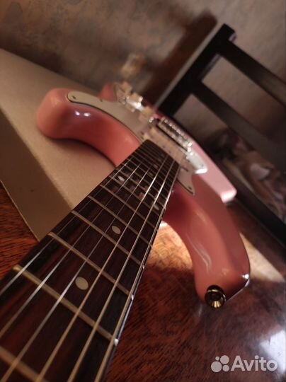 Электрогитарный набор Розовая PhilPro stratocaster