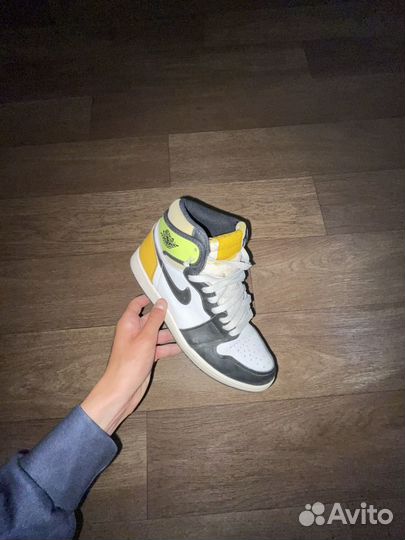 Кроссовки nike air jordan 1 retro volt оригинал