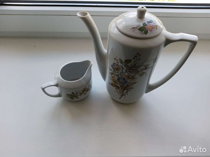 Чайник заварочный и молочник