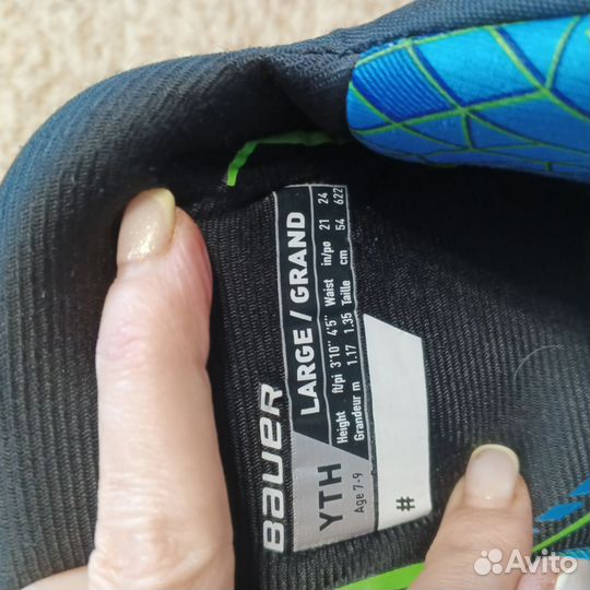 Хоккейные шорты, хоккейный шлем, нагрудник