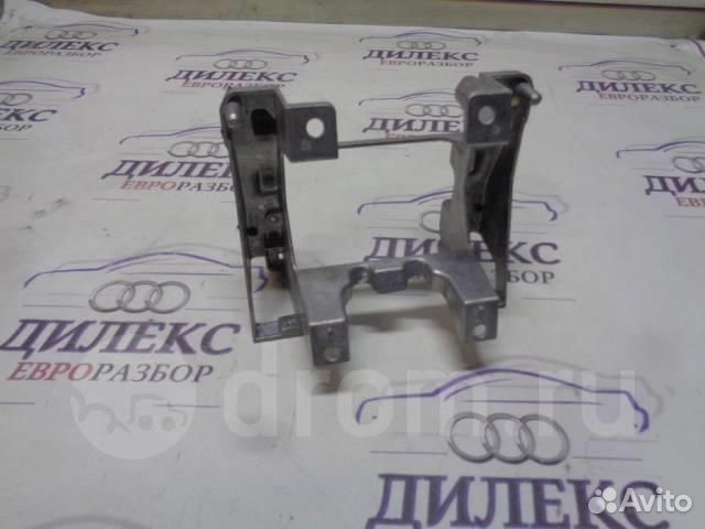 Кронштейн (сопут. товар) VW Touareg 2002-2010