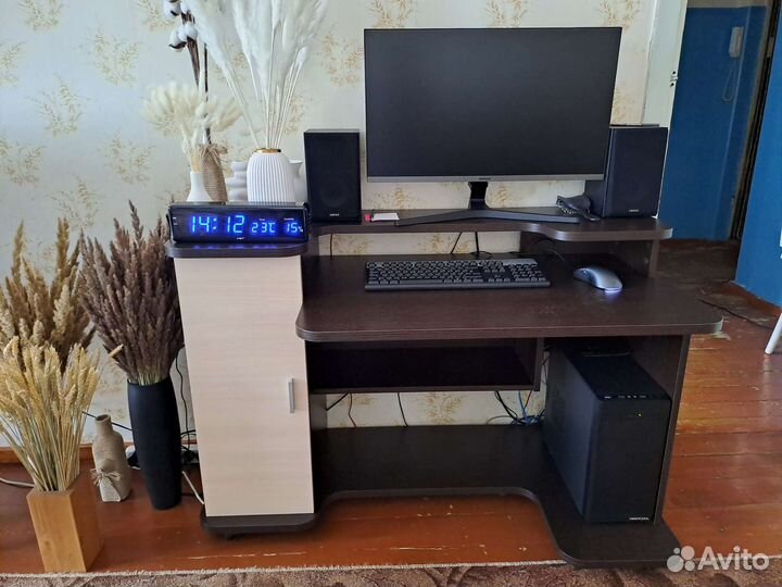 Компьютерный стол