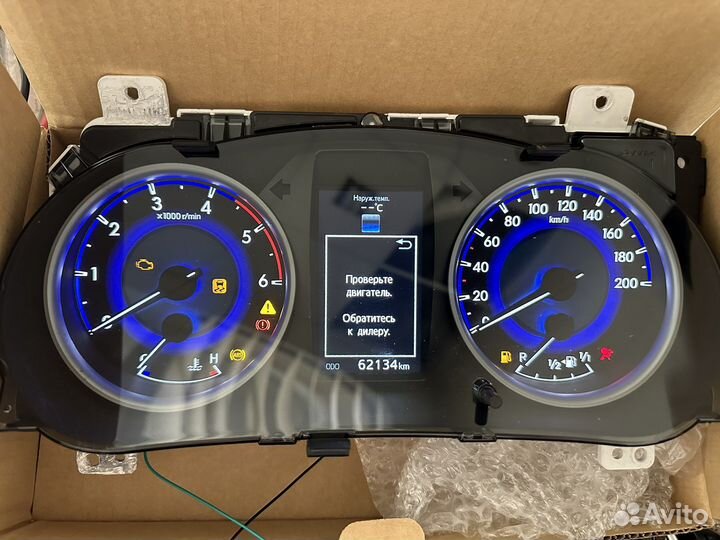 Щиток приборов Hilux 8