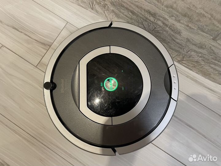 Робот пылесос iRobot Roomba 780 готов к работе