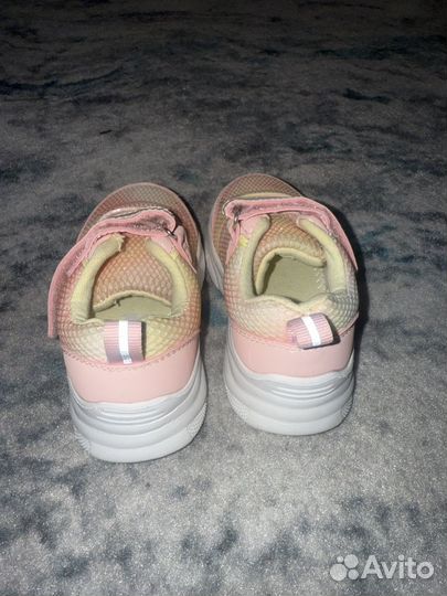 Кроссовки детские