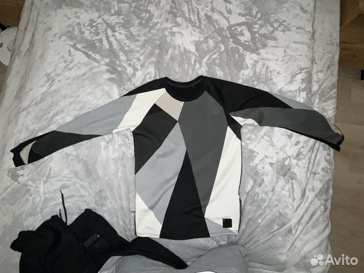 Спортивный костюм дизайнерский