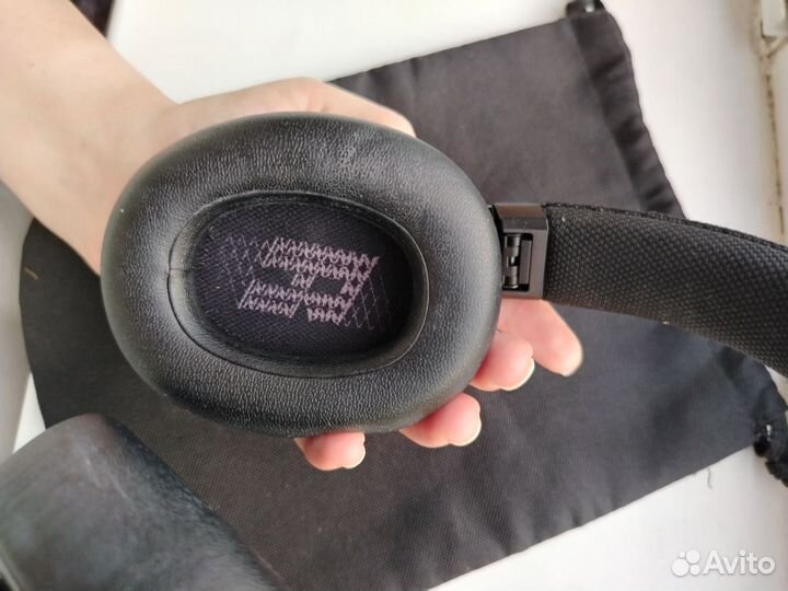 Беспроводные наушники jbl live 660 nc