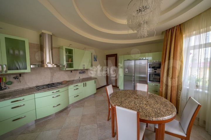 Дом 324 м² на участке 10 сот.