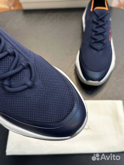 Кроссовки мужские Santoni